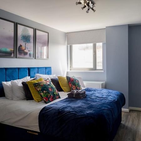 Pahuna Ghar Birmigham City 2 Bedroom Apartment- Short To Mid Term Let-Free Secure Parking Birmingham Extérieur photo